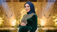 9 Outfit Ibu Hamil Kondangan Terpopuler di Tahun 2025: Tampil Anggun dan Nyaman