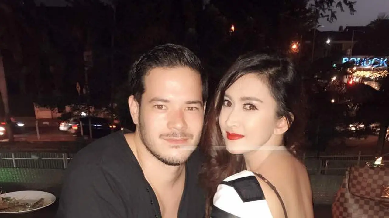 [Bintang] Nafa Urbach dan Zack Lee