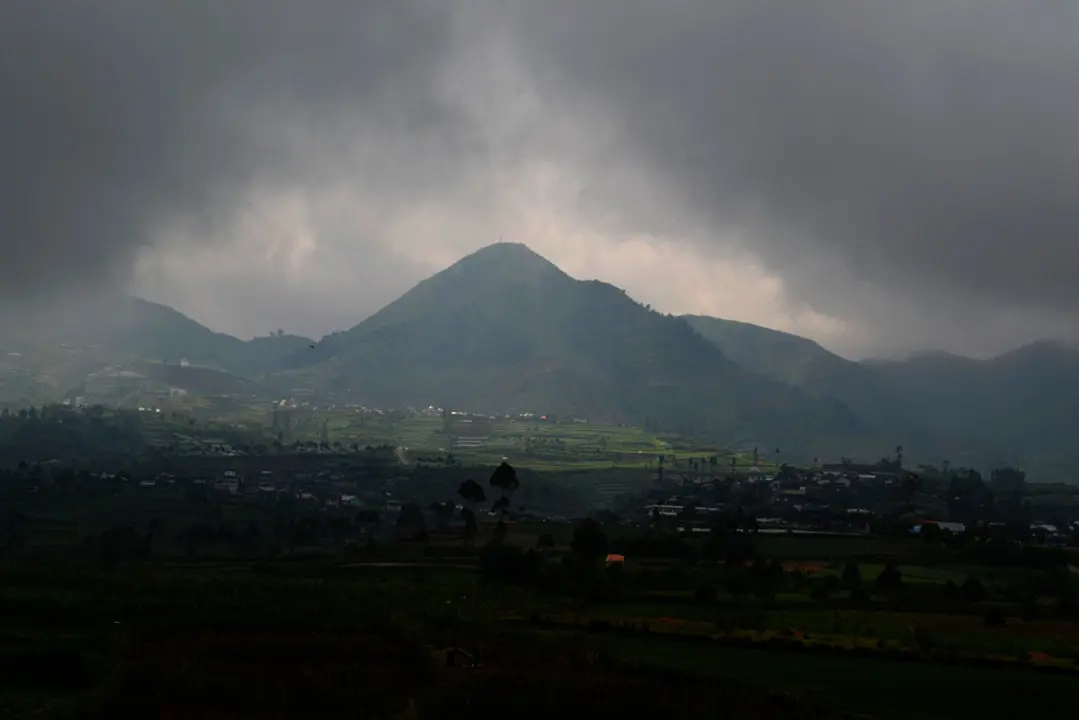 Panorama Dataran Tinggi Dieng (DTD) di Kabupaten Banjarnegara, Jawa Tengah. (Liputan6.com/Muhamad Ridlo)