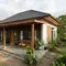 10 Model Rumah Kampung Modern dengan Teras Luas, Hunian Tropis yang Asri