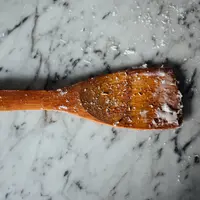 Peralatan masak kayu/copyright: unsplash/chuttersnap