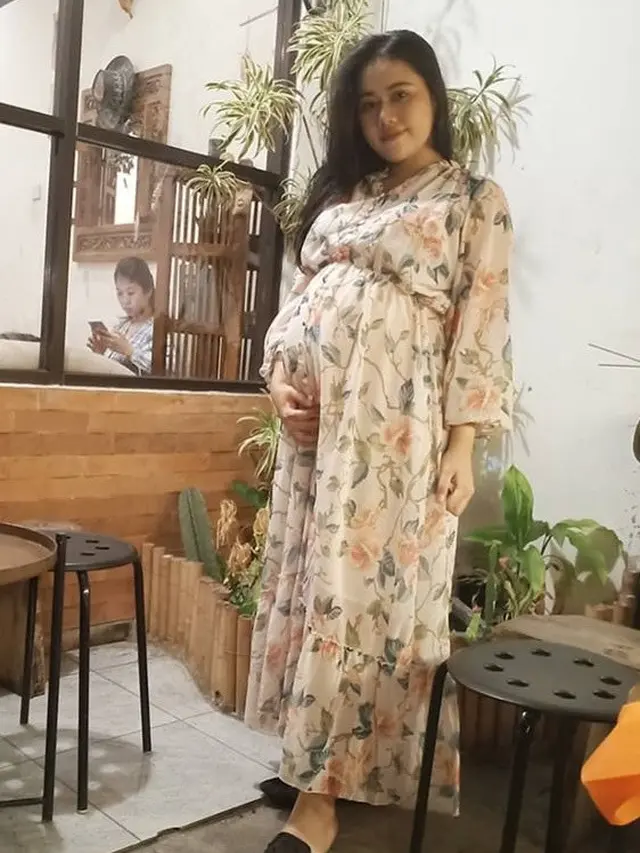 Istri Ginanjar Lahirkan Anak Pertama, Ini 6 Potret Perjalanan Kehamilannya
