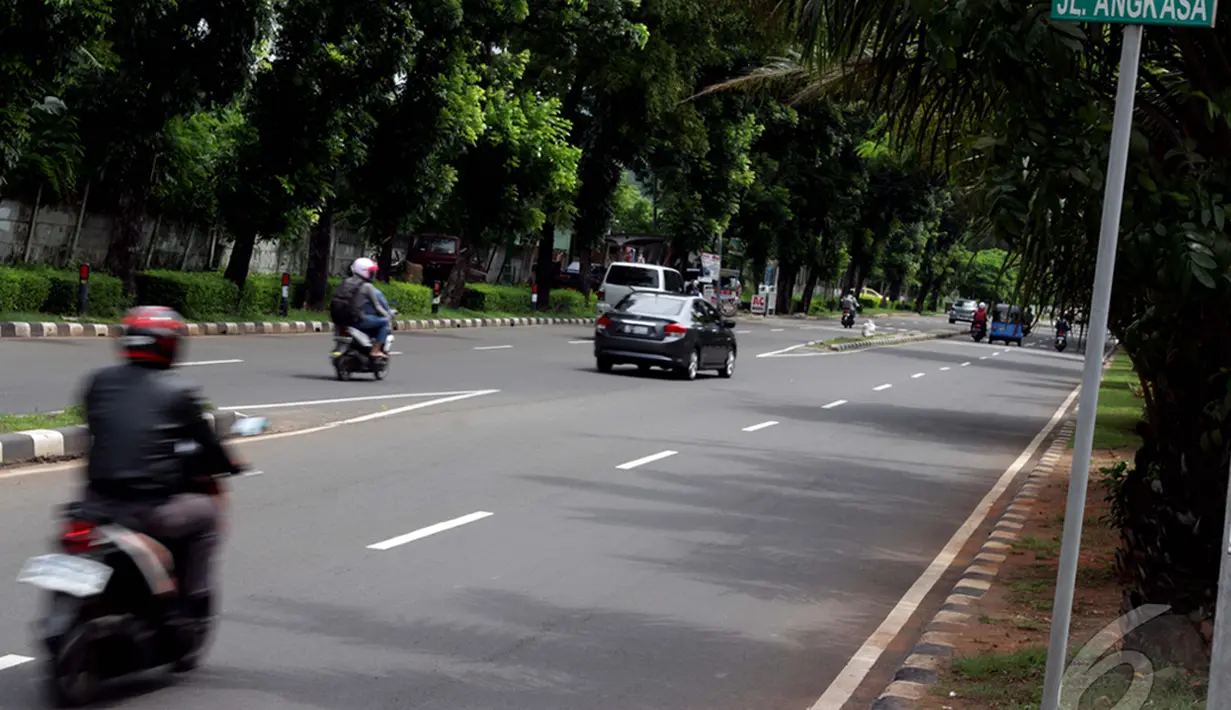 Perluasan wilayah larangan sepeda motor ini menunggu kesiapan pengadaan bus gratis terlebih dulu oleh Pemprov DKI, Jakarta, Selasa (7/1/2015). (Liputan6.com/Faizal Fanani) 