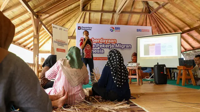 BRI Peduli Berdayakan Eks Pekerja Migran di Lombok Lewat Pelatihan Kerajinan Bambu