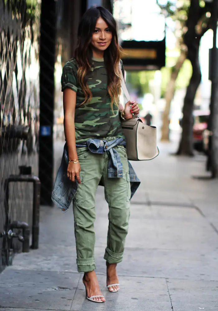 Tampil cool dengan army look. (Image: Pinterest)
