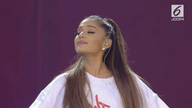 Ariana Grande menangis di konser amal One Love Manchester yang baru saja digelar hari minggu lalu.