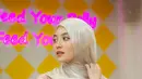 Rayakan hari ulang tahun dengan sederhana bareng orang tersayang, Nabilah Ayu memadukan gamis dan jibab shimmer, penampilan Nabilah Ayu ini bisa menjadi inspirasi. Sejak awal berhijab, OOTD-nya memang tak lepas dari perhatian. Wajahnya dipoles dengan makeup natural dan eyeliner-nya on point membuat bintang film Mata Batin 2 ini makin cantik. (Liputan6.com/IG/@nblh.ayu)