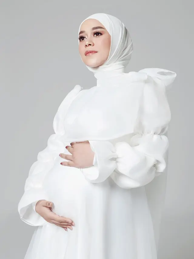 6 Potret Maternity Shoot Lesty Kejora dengan Ragam Tema, Aura Bumil Kian Terpancar