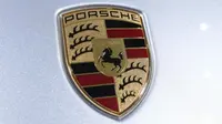 Para pekerja Porsche dilaporkan sepakat untuk mengorbankan beberapa haknya agar target perusahaan tercapai: menciptakan mobil sport listrik.
