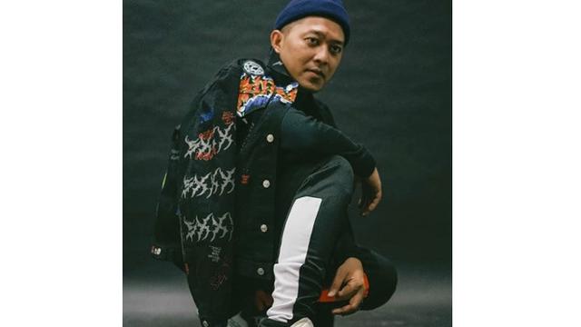 Ingat Putu Sutha Juara AFI 3? Ini 6 Potret Terbarunya Jadi Music Video Director