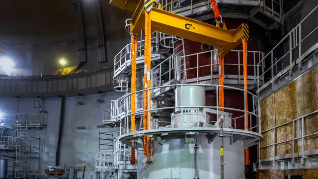 Direktur Utama Akkuyu Nuclear Sergey Borisovich Butskikh pada Selasa (21/10/2025) memaparkan tantangan, kemajuan, serta kontribusi proyek terhadap industri lokal dan lingkungan (Dok. PLTN Akkuyu).