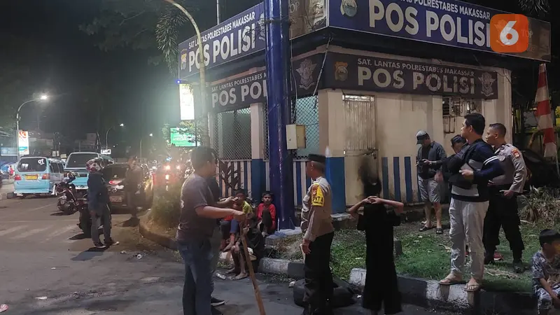 Pos Polisi dilempari Bom Molotov di Makassar (Liputan6.com/Istimewa)