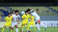 Timnas Malaysia U-17 melawan Timnas Indonesia U-17. (Bola.com/Muhammad Iqbal Ichsan).