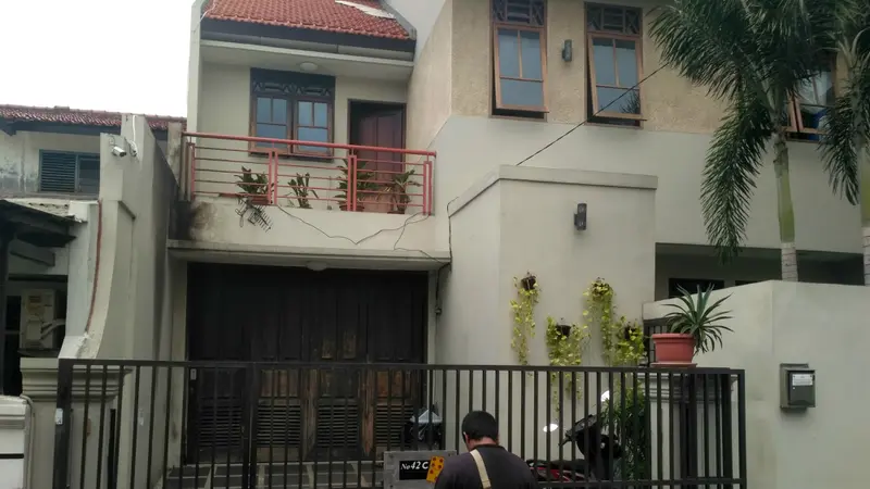 Rumah Wakil Ketua KPK Laode M Syarif menjadi sasaran teror.