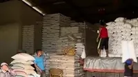Sekitar 7080 karung beras oplosan berhasil disita petugas di Pasar Induk Beras Cipinang