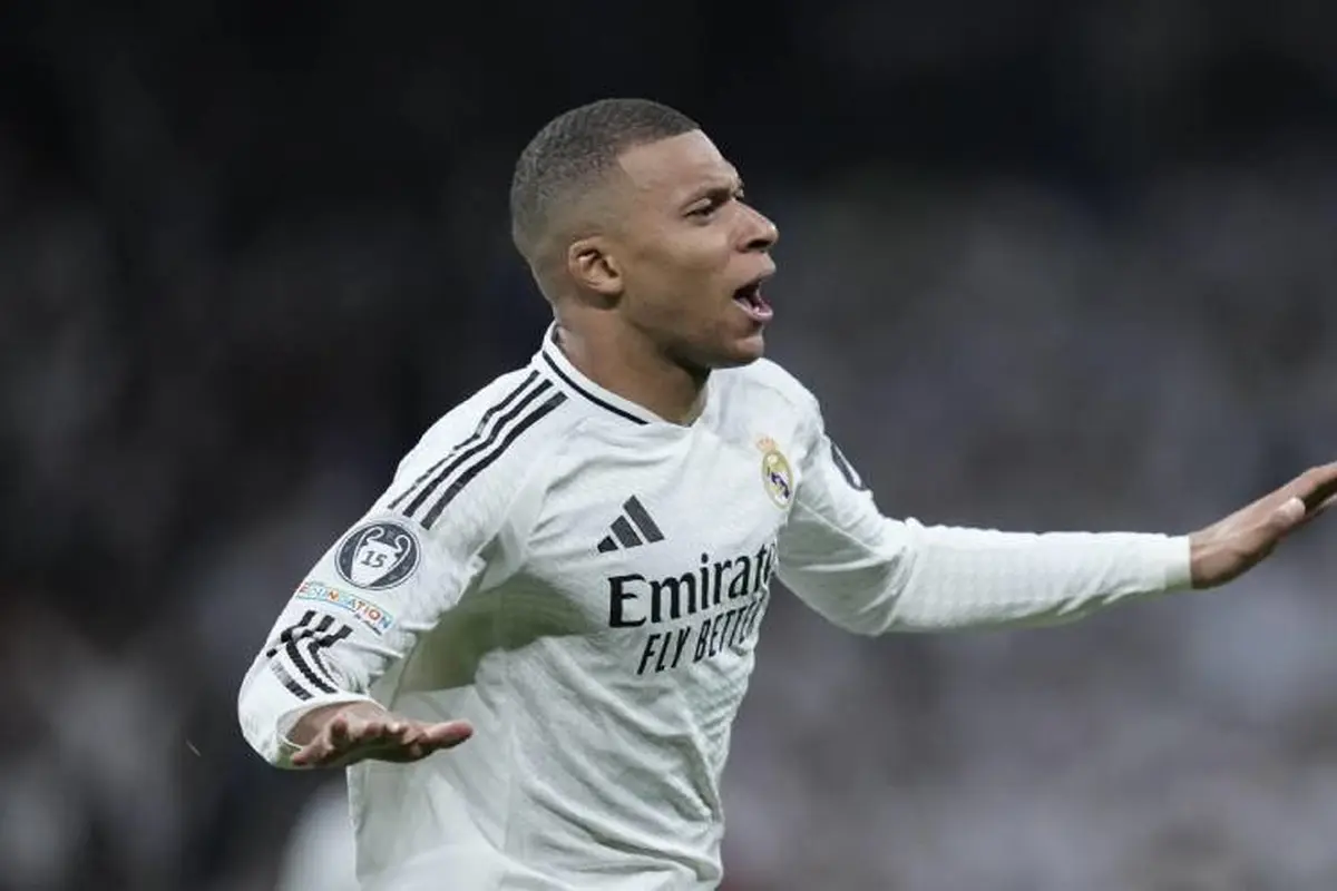 Kylian Mbappe merayakan gol untuk Real Madrid dalam laga kontra Manchester City di Liga Champions 2024/2025, Kamis (20/2/2025) dini hari WIB. (c) AP Photo/Bernat Armangue