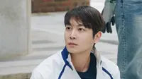 Bintang Drakor Lovely Runner Lee Cheol Woo. (dok. Instagram @lcdoubleu/https://www.instagram.com/p/C50TDXbvSN3/?hl=en&amp;img_index=2/Dinny Mutiah)