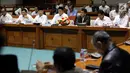 Suasana saat Menteri Agama Lukman Hakim Saifuddin menggelar rapat dengan Komisi VIII DPR di Jakarta, Senin (12/3). Selain kenaikan PPN, meningkatnya pajak Baladiyah sebesar 5 persen juga mengakibatkan BPIH 2018 naik. (Liputan6.com/JohanTallo)