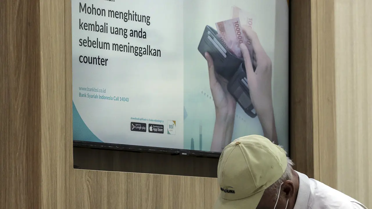 FOTO: Pelayanan Bank Syariah Indonesia Usai Diresmikan Jokowi
