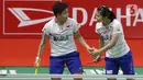 Pebulutangkis Indonesia, Greysia Polii/Apriyani Rahayu saat melawan Liu Xuan Xuan/Xia Yu Ting (China) pada babak pertama ganda puteri Indonesia Masters 2020 di Istora GBK, Jakarta, Rabu (15/1/2020). Greysia Polii/Apriyani Rahayu unggul 22-24, 21-17, 21-15. (Liputan6.com/Helmi Fithriansyah)