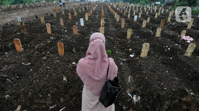Intensitas Pemakaman COVID-19 di TPU Srengseng Sawah 2 Menurun