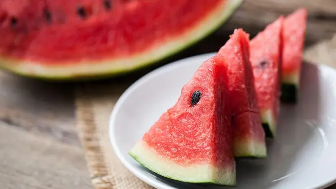 Usir Sakit Kepala dengan Semangka