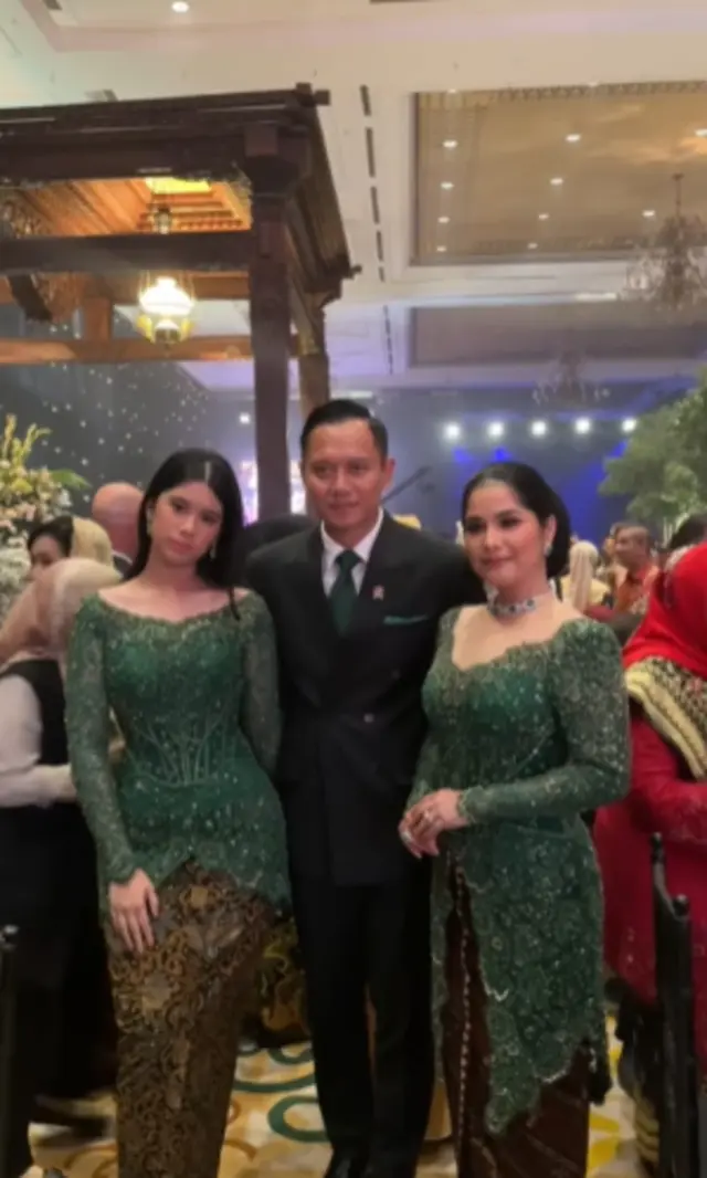 Pesona Annisa Pohan di nikahan Al Ghazali, anggun berkebaya hijau dengan kalung berlian Rp688 juta