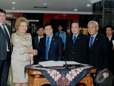 Kunjungan Dewan Federasi Rusia ke DPR RI di Gedung parlemen, Jakarta, Selasa (11/11/2014) (Liputan6.com/Andrian M Tunay)