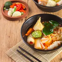 Ilustrasi tomyam suki/copyright shutterstock/fourkeyproject