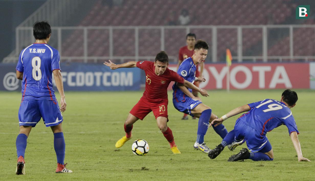 Penyerang Indonesia, Egy Maulana Vikri, saat melawan Chinese Taipei pada laga AFC U-19 di SUGBK, Jakarta, Kamis (18/10/2018). Indonesia menang 3-1 atas Chinese Taipei. (Bola.com/M Iqbal Ichsan)