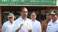 Presiden Jokowi saat mengunjungi RSUD Sibuhuan di Sumatera Utara. (Tangkapan Layar Youtube Sekretariat Presiden)