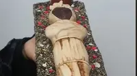 Wanita Bagikan Cara Membuat Kue Pocong, Warganet Merinding Karena Mirip Aslinya. foto: TikTok @sarakapril