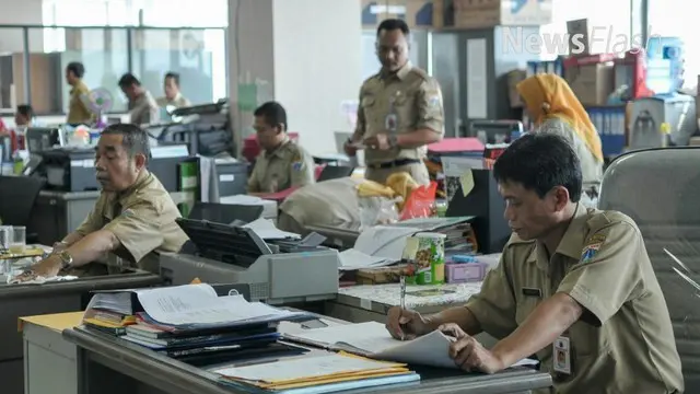 NEWS FLASH: Jokowi Ingin Kasus Jual Beli Jabatan PNS Diberantas