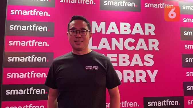Chief Brand Officer Smartfren Roberto Saputra, menjelaskan mengenai dukungan Smartfren terhadap pengembangan esports di Indonesia, salah satunya dengan menjadi sponsor tim esports Genesis Dogma. (Liputan6.com/ Agustin Setyo W).