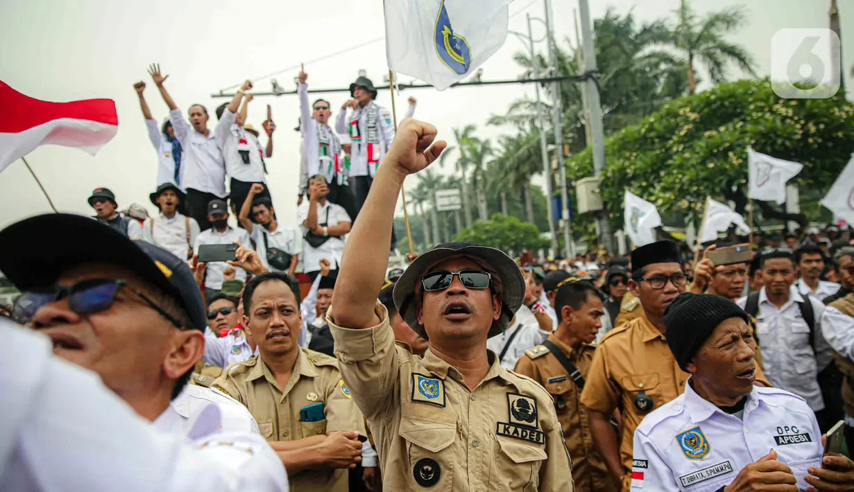 Massa berharap revisi UU Desa sudah final sebelum Pilpres 2024, di mana legislatif maupun eksekutif mau mempercepat revisi. (Liputan6.com/Faizal Fanani)