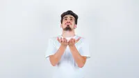 Ilustrasi muslim berdoa. (Photo created by 8photo on www.freepik.com)