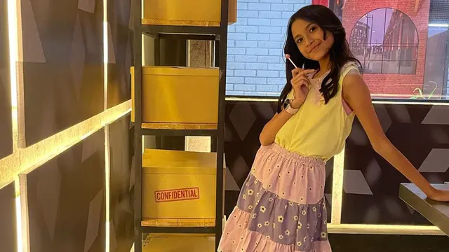 Gaya Quinn Salman dengan Busana Colorful, Ceria Banget