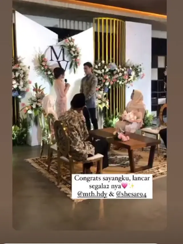 6 Momen Lamaran Pebulutangkis Shesar Hiren Rhustavito, Ekspresi Wajahnya Curi Perhatian