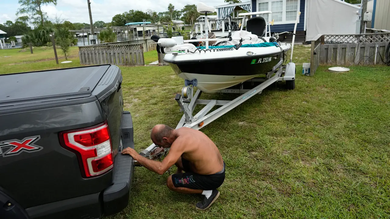 Florida Bersiap Hadapi Badai Idalia
