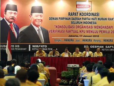 Suasana rapat koordinasi DPD Partai Hanura se-Indonesia di Hotel Manhattan, Jakarta, Rabu (17/1). Rapat tersebut membahas kesiapan partai menghadapi verifikasi faktual KPU menuju Pemilu 2019. (Liputan6.com/Johan Tallo)