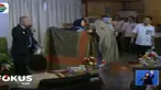 Selain kain ibu Iriana Jokowi, barang pribadi pejabat yang banyak diminati adalah baju batik milik Menteri Keuangan (Menkeu) Sri Mulyani.