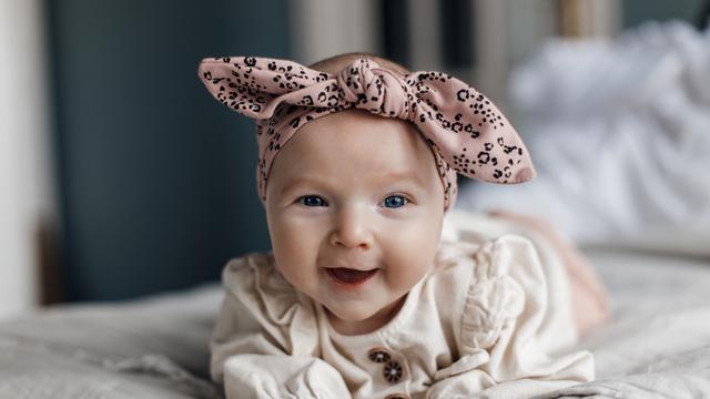 Ilustrasi bayi perempuan.