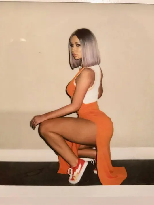 Iggy Azalea pun tampak cantik dengan rambut bergaya serupa. (instagram/thenewclassic)