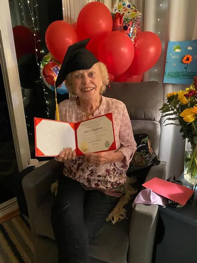 nenek mendapat ijazah