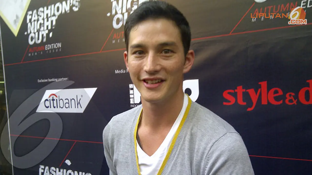 mike-lewis-131011c.jpg