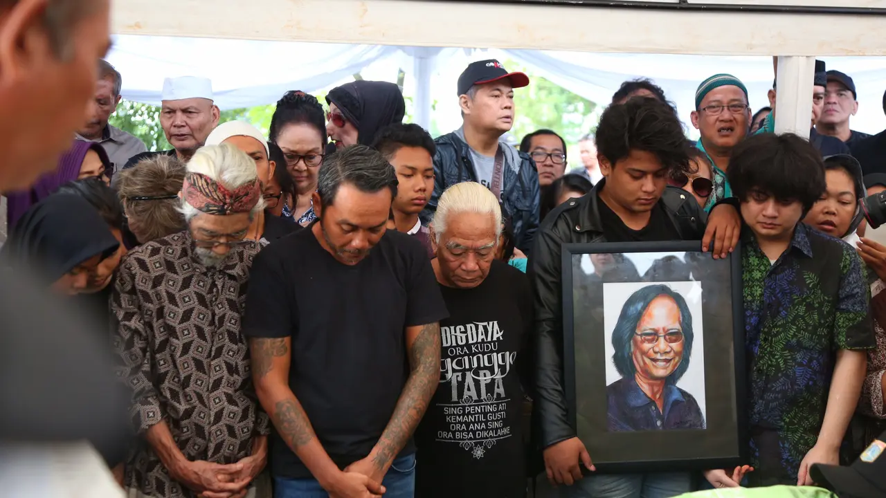 [Bintang] Pemakaman Yon Koeswoyo