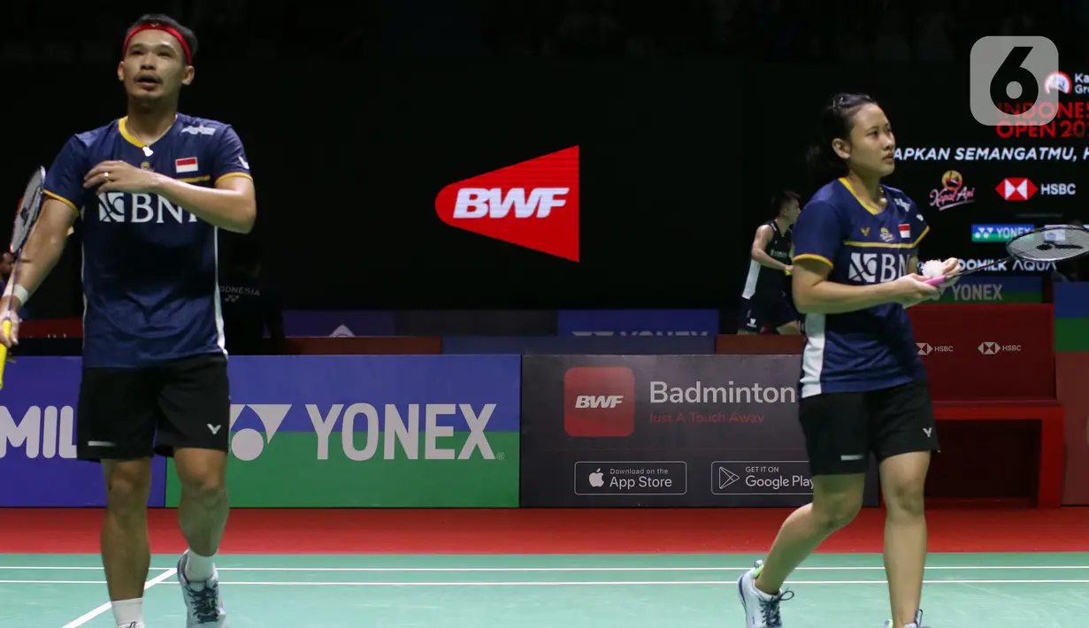 Dengan kemenangan ini, Rinov Rivaldy/Pitha Haningtyas Mentari akan menghadapi pemenang dari laga Tan Kian Meng/Lai Pei Jing (Malaysia) vs Gregory Mairs/Jenny Moore (Inggris) di babak 16 besar Indonesia Open 2023. (Liputan6.com/Helmi Fithriansyah)