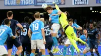 Momen Napoli kalah dari Lazio pada giornata ke-33 Liga Italia 2025/2026. (Carlo Hermann / AFP)