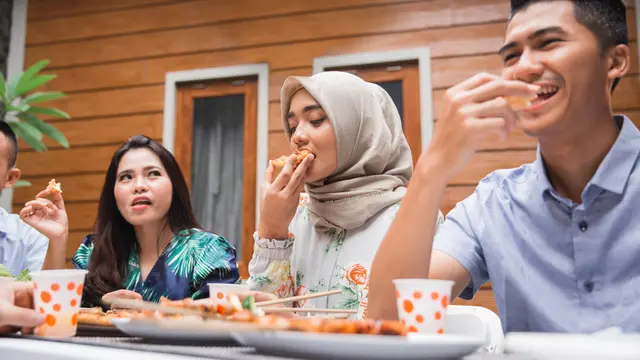 buka puasa shutterstock