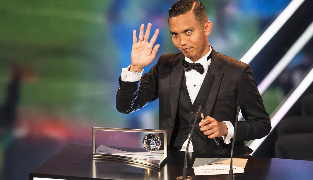 Pemain Malaysia, Mohd Faiz Subri menjadi penerima FIFA PUskas Award 2016, Faiz adalah pemain Asia pertama yang meraih penghargaan ini dengan meraih 59.46% suara di Zurich, Swiss, (09/1/2017). (EPA/Ennio Leanza)